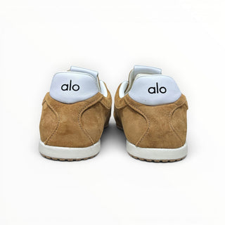 FWSports Shoes Alo Yoga Sunset brown suede low-top sneakers with white heel tabs and logo detail, rear view