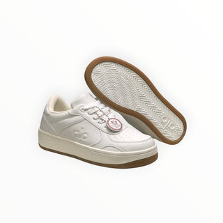 FWSports Shoes Alo Yoga Recovery Mode white low-top sneakers with a gum rubber outsole and lace-up design.