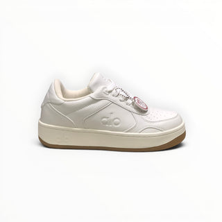 FWSports Shoes Alo Yoga Recovery Mode low-top sneakers in white with a gum rubber outsole and minimalist design.