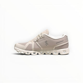 FWSports Shoes Cloud 5 men's running shoe in pearl and white with breathable mesh and speed-lacing system.